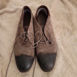 Chukka boots